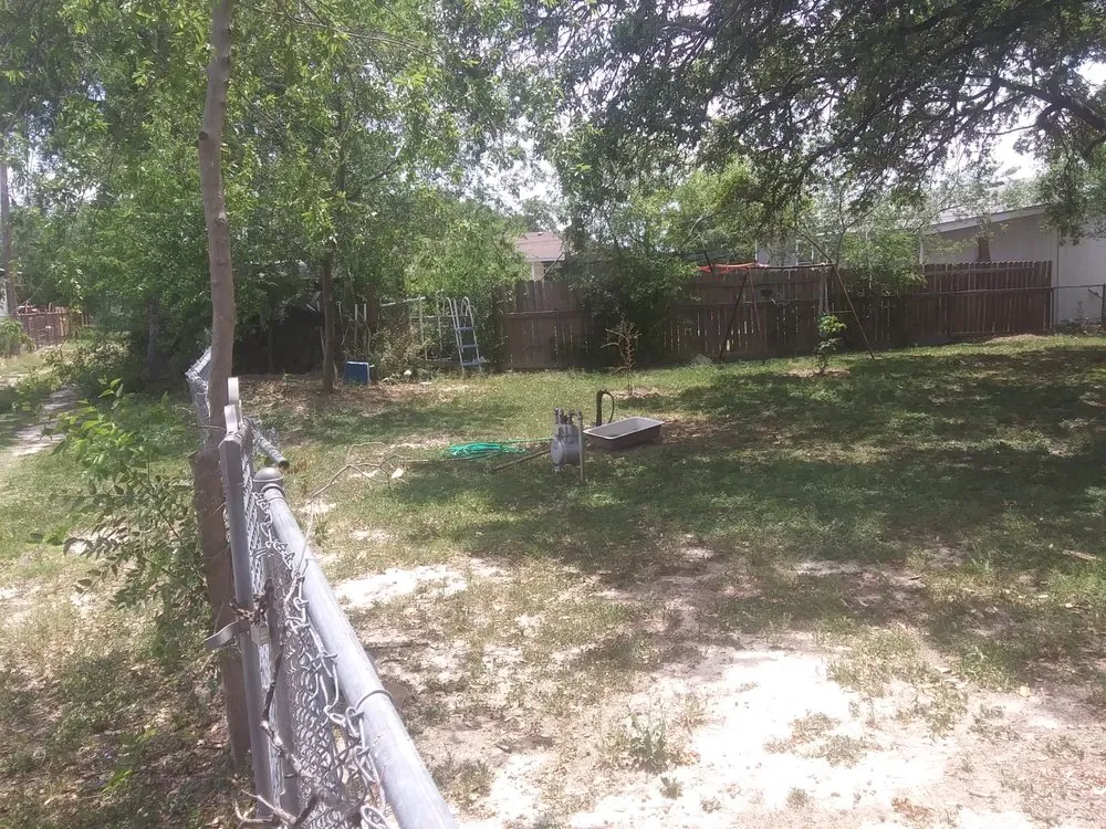 Custom yard cleanup service in Del Rio, TX - Acosta's Lawn Care and Tree Service