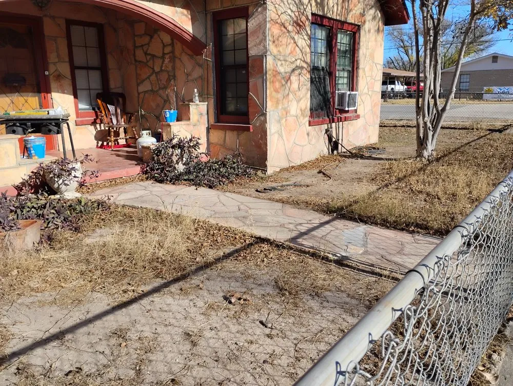 Reliable garden landscaping for beautiful yards in Del Rio, TX by Acosta's Lawn Care and Tree Service