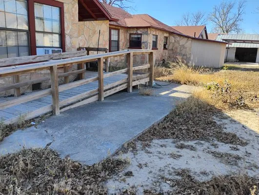 Acosta's Lawn Care and Tree Service