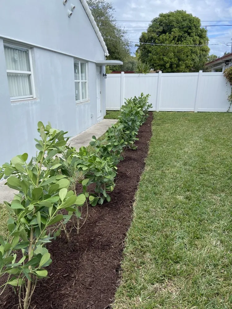 Local lawn care service in Pinecrest, FL by Acres Care