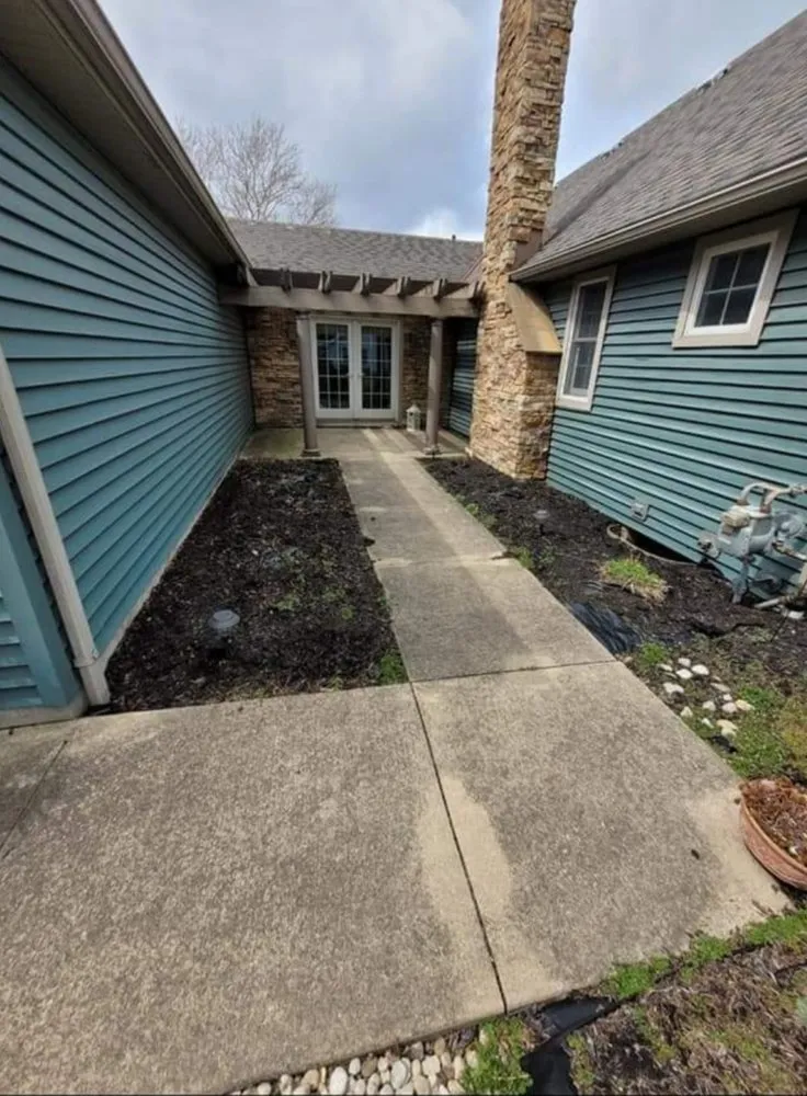 Expert lawn care service in Sandusky, OH - Acre's Landscaping And Lawn Care