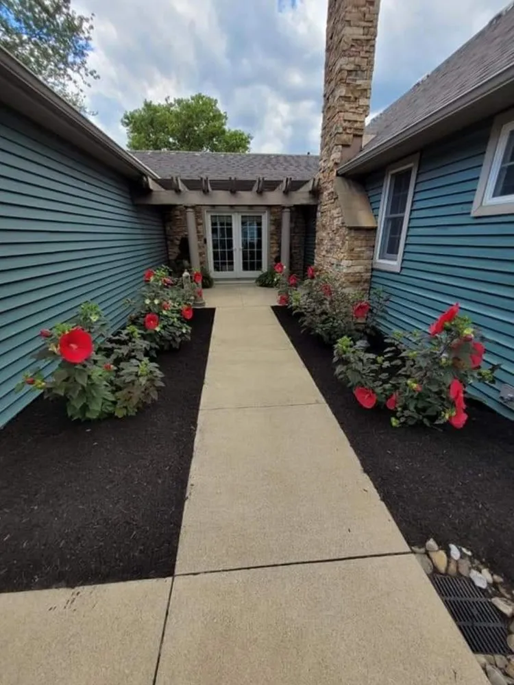 Expert lawn mowing service experts serving Sandusky, OH - Acre's Landscaping And Lawn Care