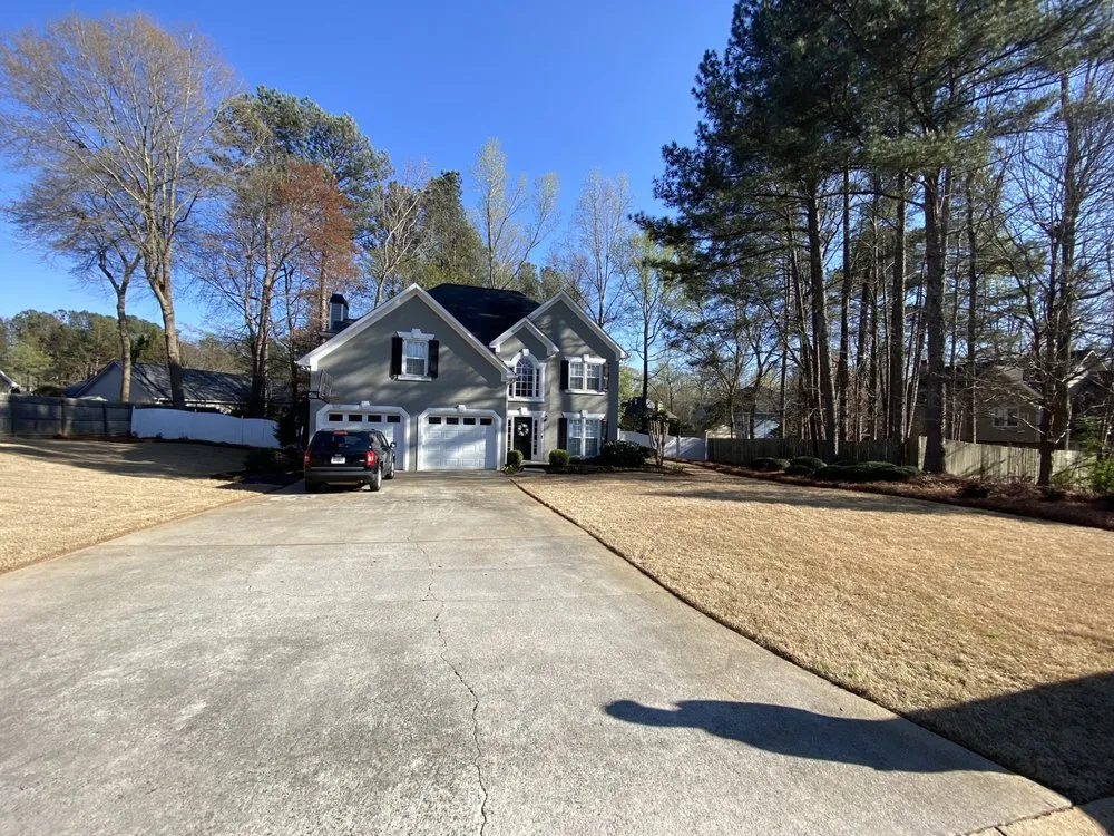 Professional garden landscaping in Kennesaw, GA - Acres of Green Landscape and Pressure Wash