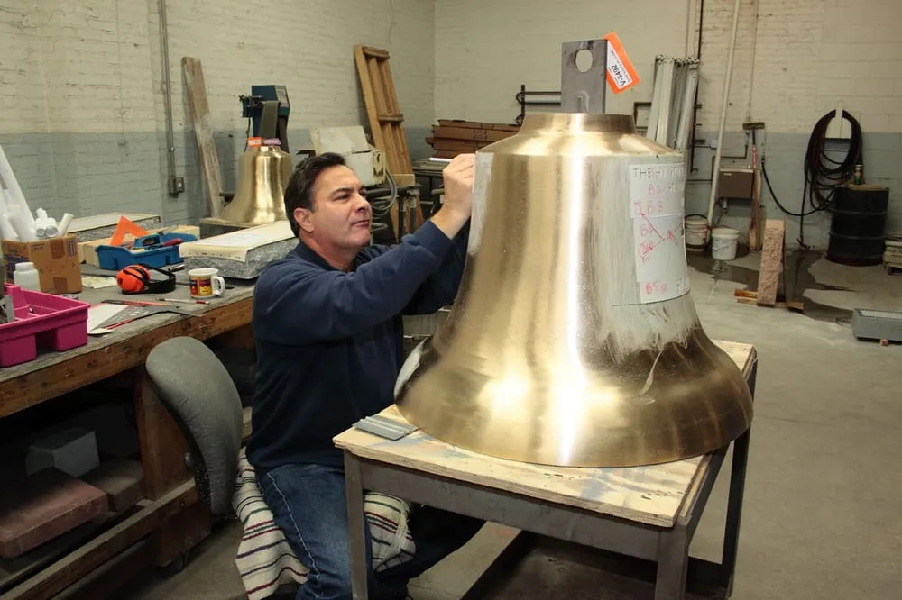 Expert lawn mowing service near you in Cincinnati, OH by Acsent