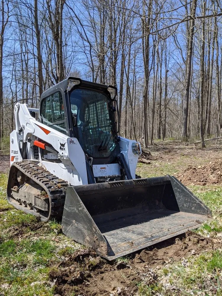 Professional lawn care service experts serving North Branford, CT - Active Ground Scape