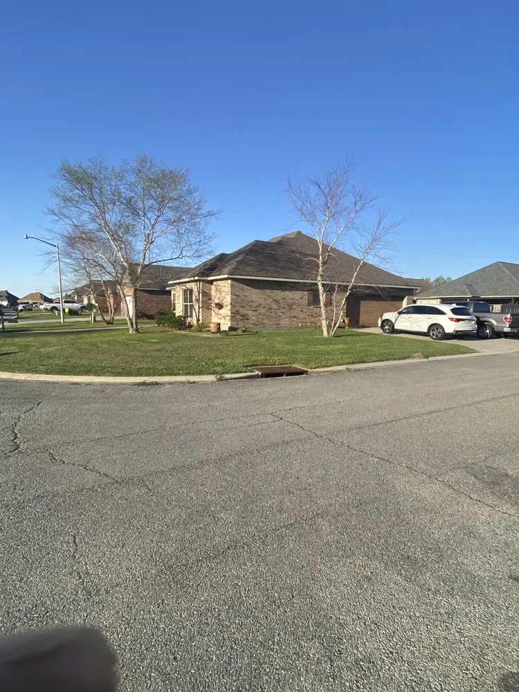 Affordable lawn care service in Lafayette, LA - Acute Lawn & Labor