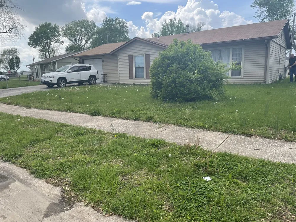 Reliable yard cleanup service in Granite City, IL - A&D Lawn Care