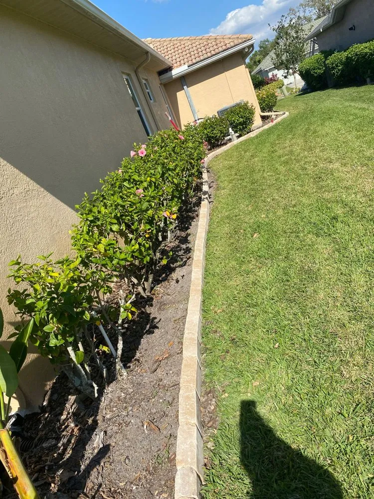 Top-rated garden landscaping in Palmetto, FL by Adame Landscaping