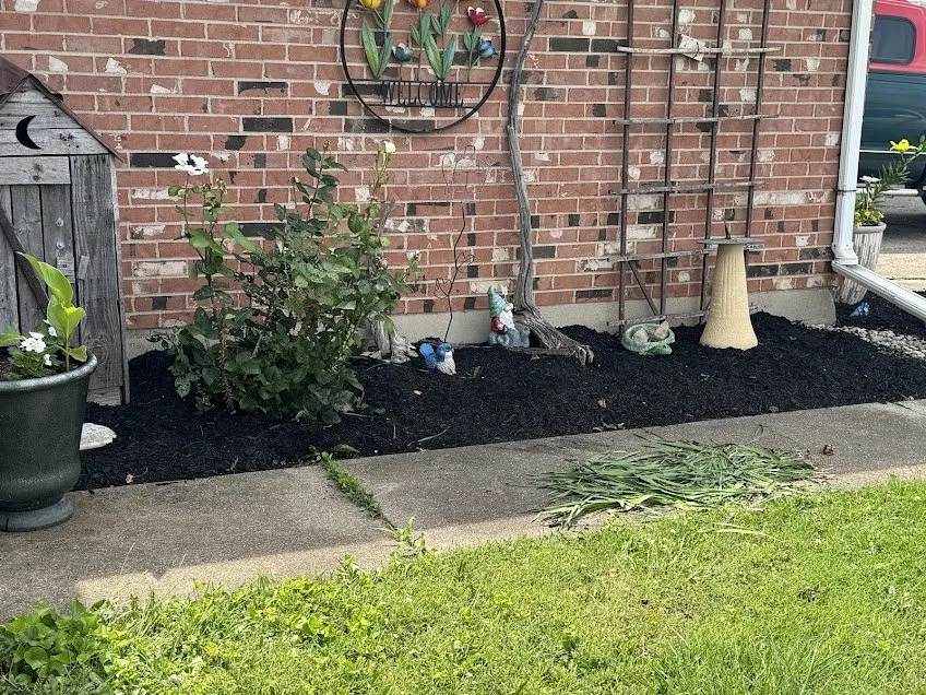 Custom outdoor landscaping in Cincinnati, OH by Adam’s Lawn Care and Landscaping