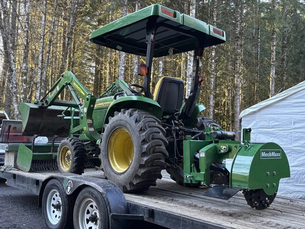 Professional lawn care service experts serving Longview, WA - Adam's Tractor Work