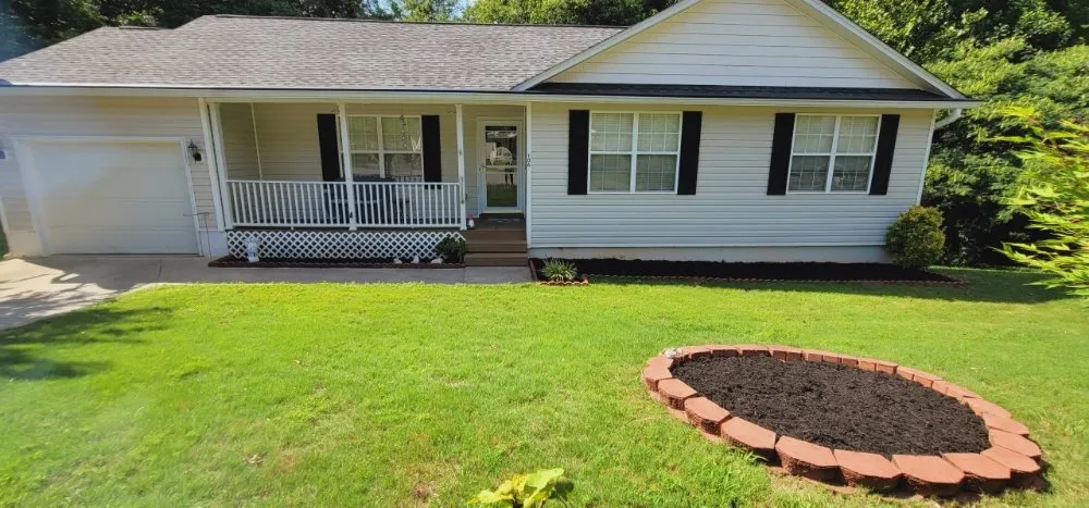 Professional lawn care service experts serving Simpsonville, SC - Adam's Yardscapes