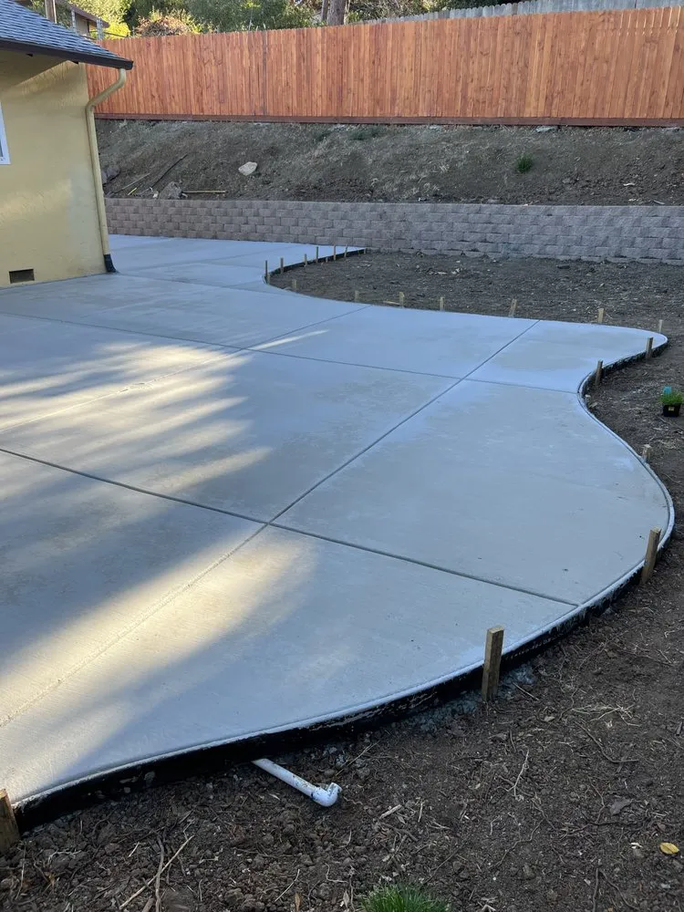 Custom landscape installation in Fairfield, CA by Adan Concrete Landscaping & Maintenance