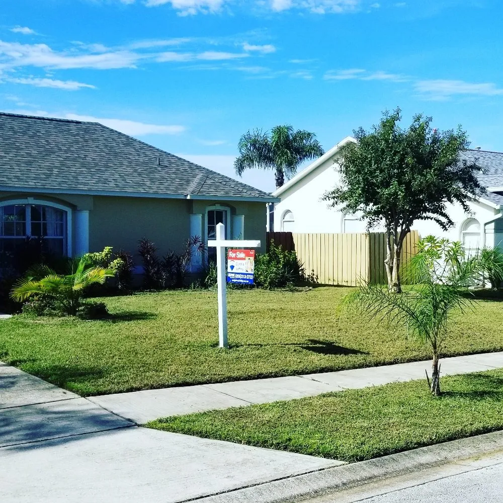 Custom yard maintenance experts serving Satellite Beach, FL - Adara Lawn and Pool
