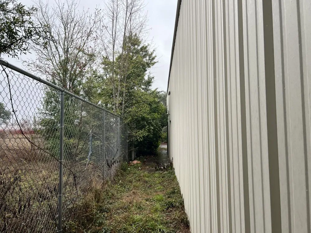 Custom yard maintenance for beautiful yards in Jacksonville, FL by Addison Quality Lawn Care