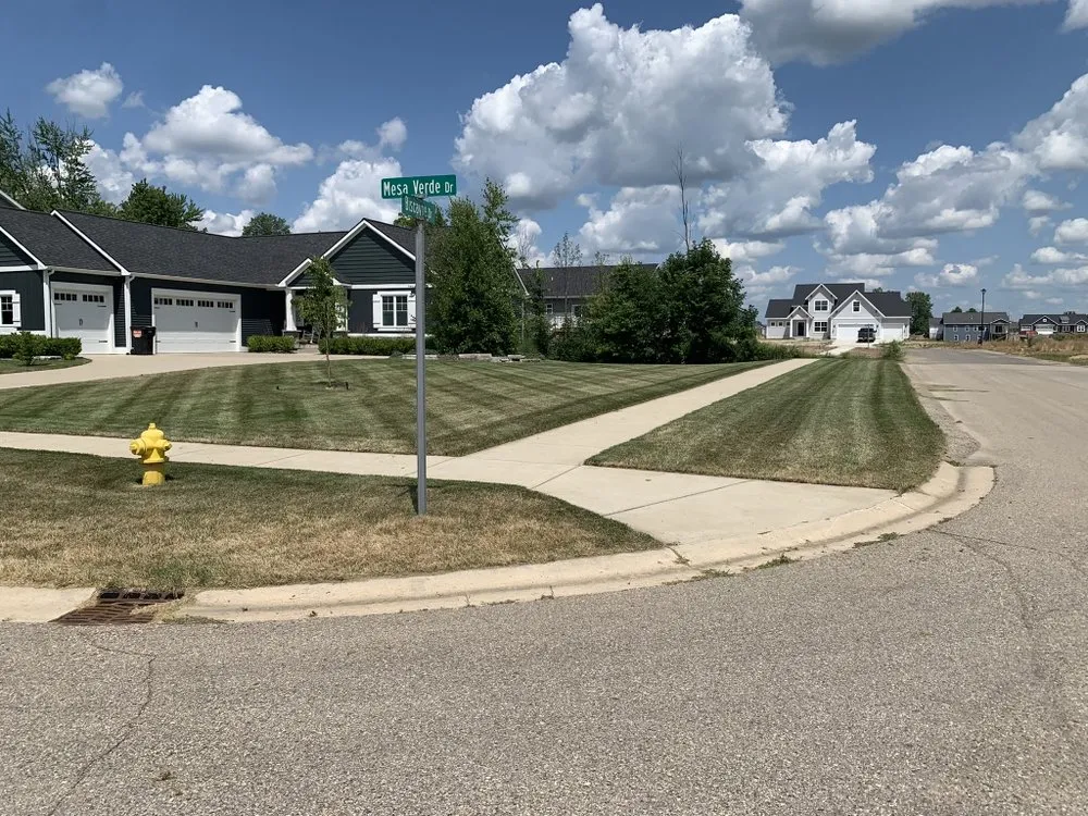 Trusted lawn mowing service for beautiful yards across Wyoming, MI - Adg Lawncare Services