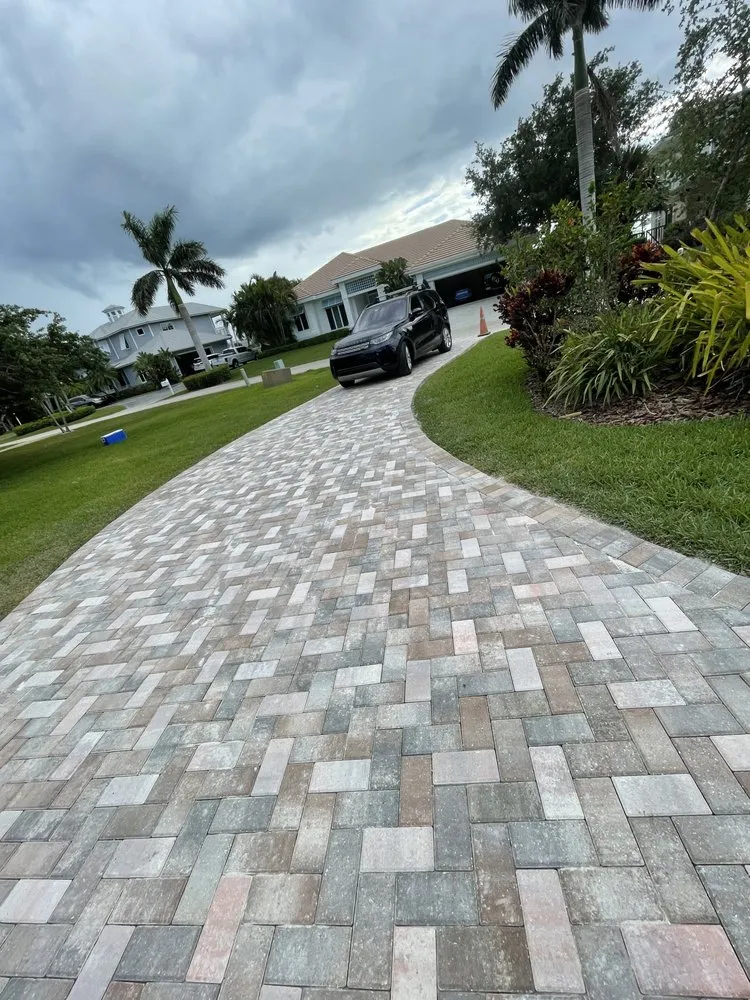 Reliable lawn mowing service experts serving Jupiter, FL - Adonay Landscaping