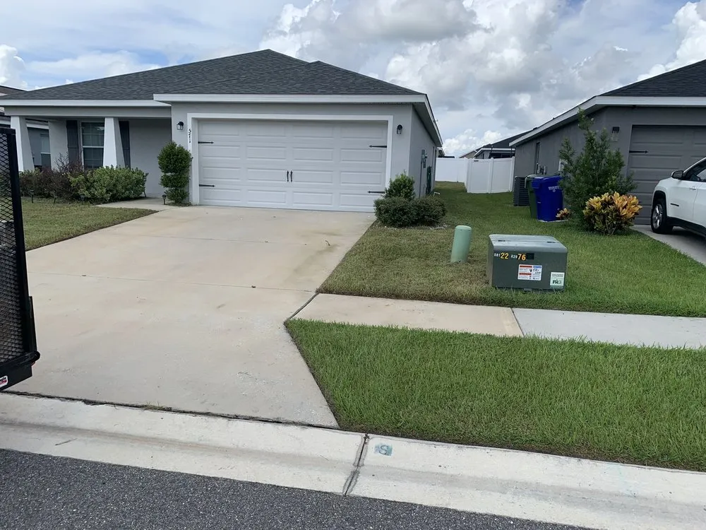 Expert yard maintenance in Winter Haven, FL by Adquatecorp