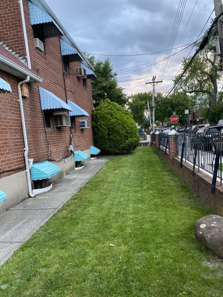 Custom garden landscaping in Brooklyn, NY - Adrian Landscaping