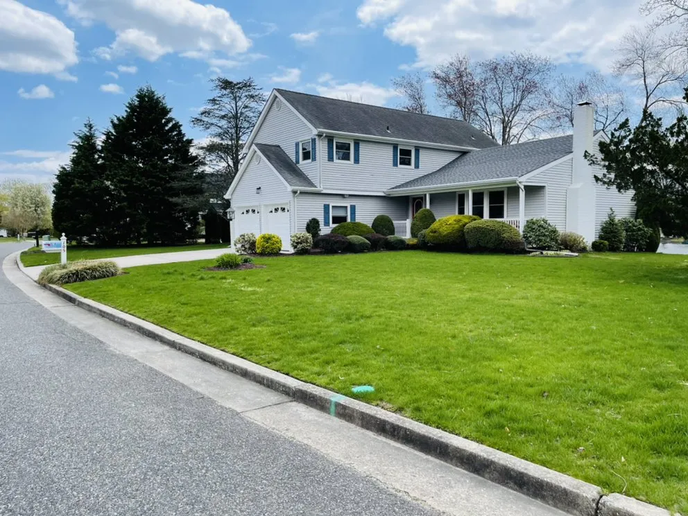 Custom residential landscaping in Egg Harbor Township, NJ - Adriano's Lawn Care