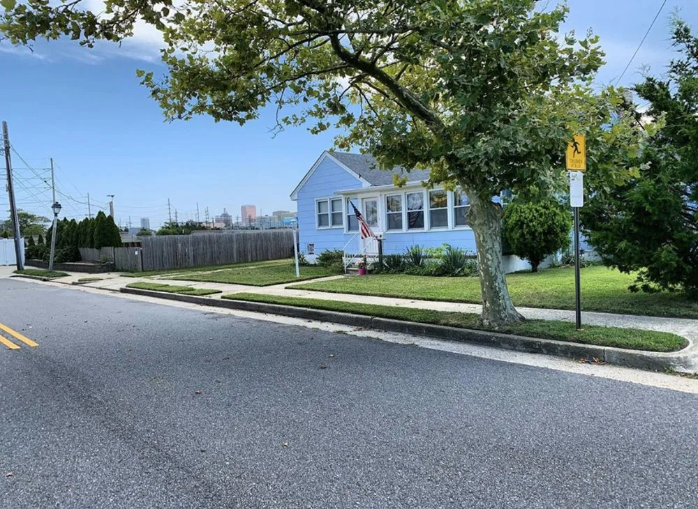 Top-rated yard cleanup service with custom design in Egg Harbor Township, NJ by Adriano's Lawn Care