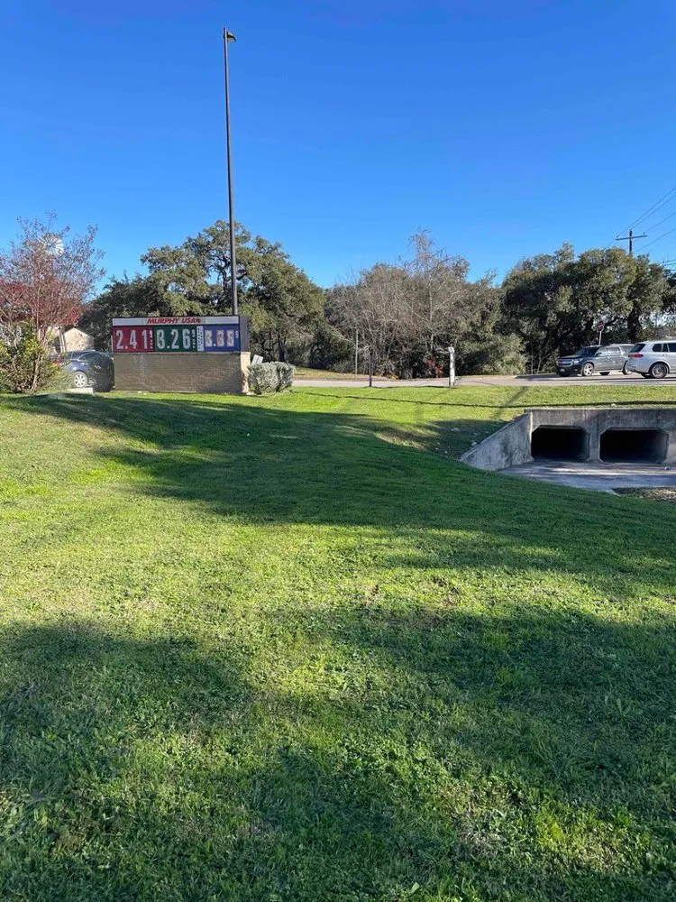 Reliable garden landscaping experts serving San Antonio, TX - Adrian’s Cuts