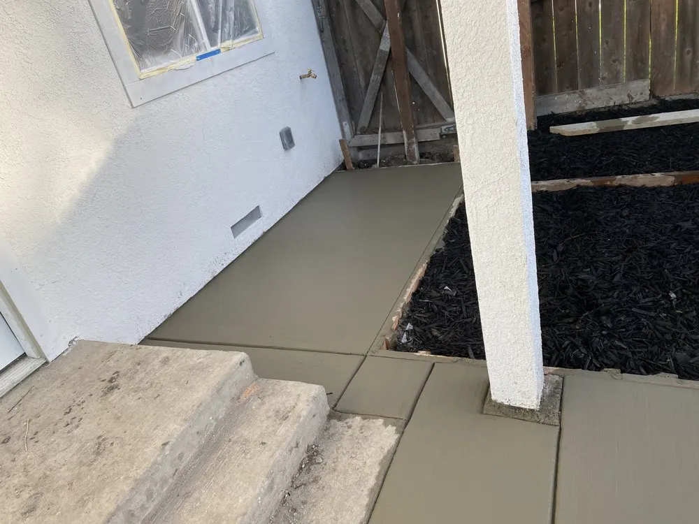 Affordable garden landscaping for year-round maintenance in French Camp, CA by Adrian’s Gardening