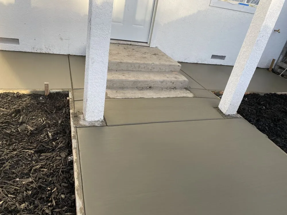 Reliable yard maintenance experts serving French Camp, CA - Adrian’s Gardening