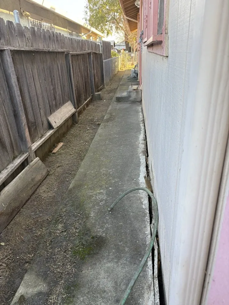 Professional lawn care service experts serving French Camp, CA - Adrian’s Gardening