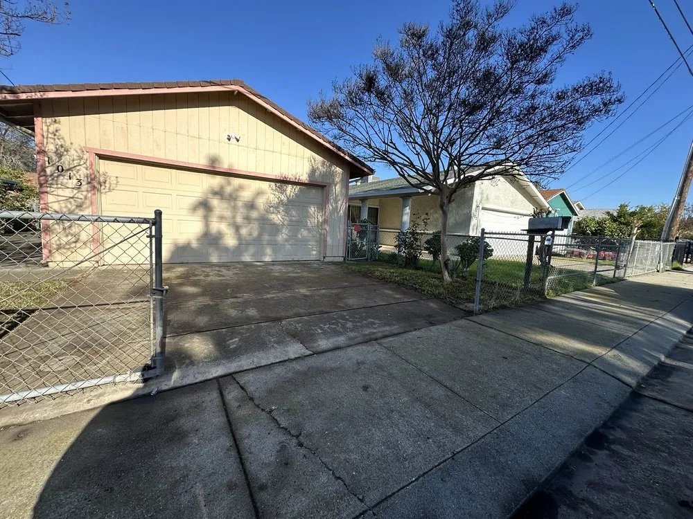 Reliable yard maintenance experts serving French Camp, CA - Adrian’s Gardening