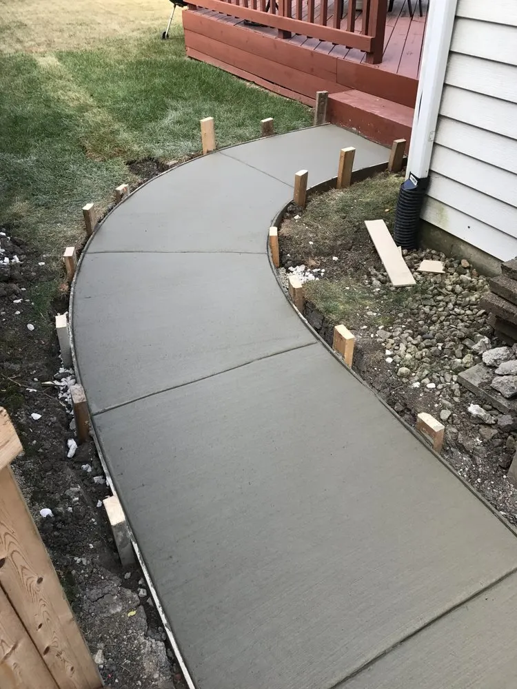 Trusted yard cleanup service for outdoor upgrades across Mundelein, IL - Adrian's Landscape