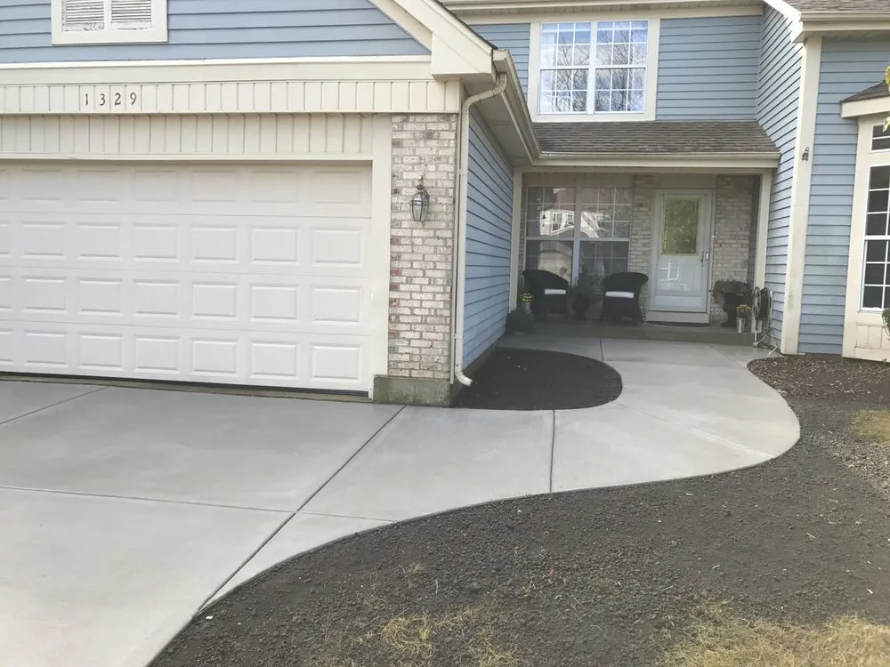 Local lawn mowing service experts serving Mundelein, IL - Adrian's Landscape