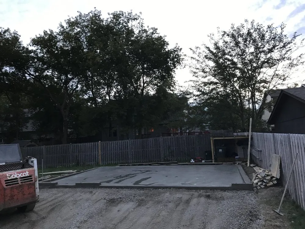 Local yard maintenance experts serving Mundelein, IL - Adrian's Landscape