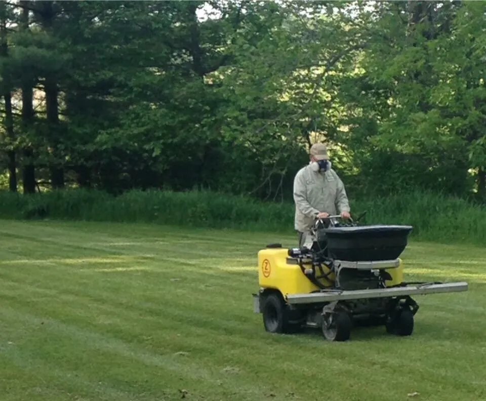 Top-rated garden landscaping experts serving Hartford, WI - Advance Lawn Service
