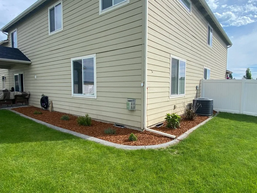 Expert garden landscaping experts serving Post Falls, ID - Advanced Bark Blowing