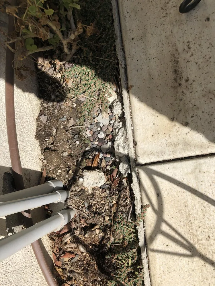 Trusted lawn mowing service for residential properties across Bakersfield, CA - Advanced Curbing