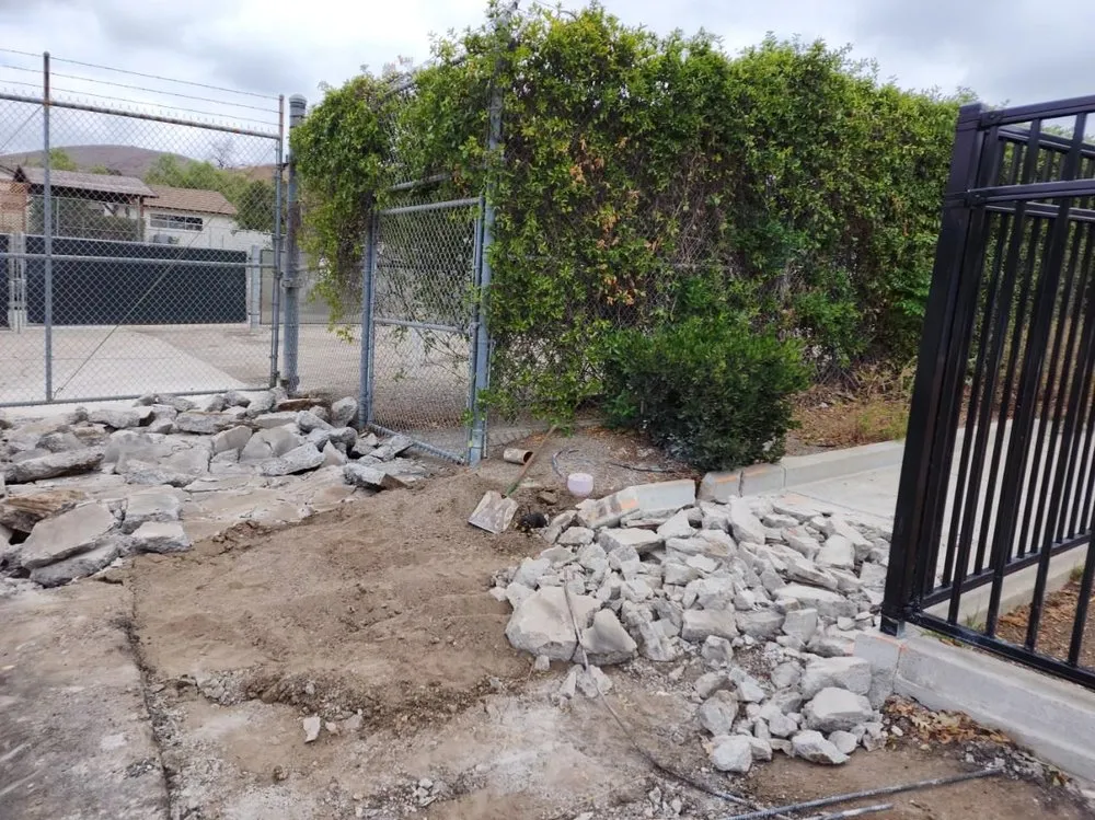 Reliable yard cleanup service for residential properties across San Fernando Valley, CA - Advanced Demolition Contractors