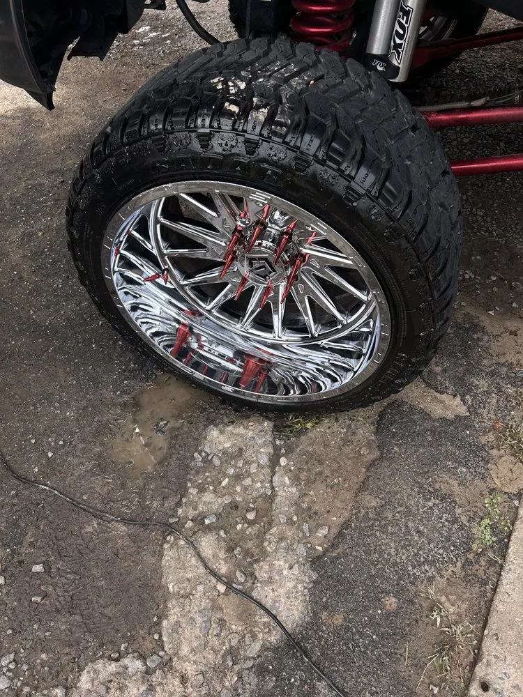 Top-rated lawn mowing service in Norfolk, VA - Advanced Detailing and Lawncare