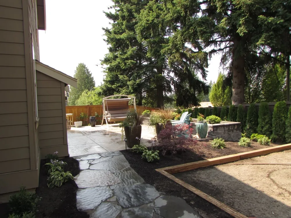 Professional yard maintenance in Snohomish, WA - Advanced Landscape Management