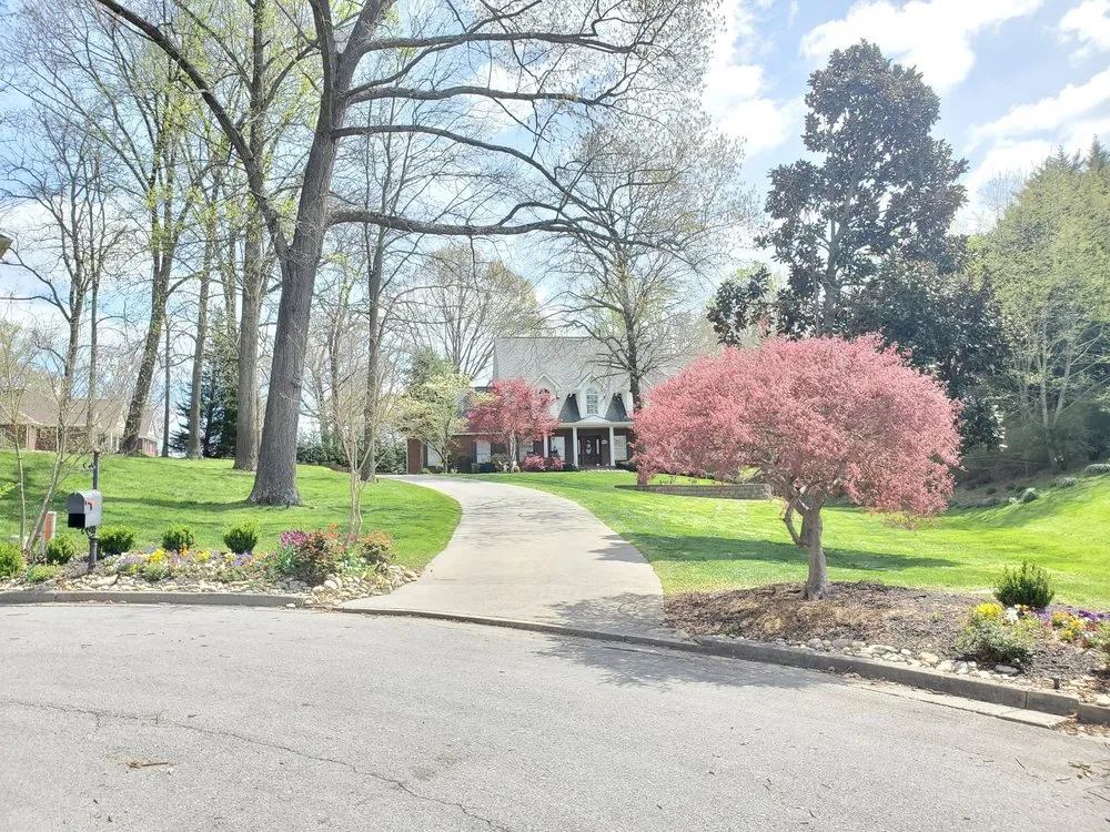 Reliable garden landscaping in Morristown, TN by Advanced Landscape Services