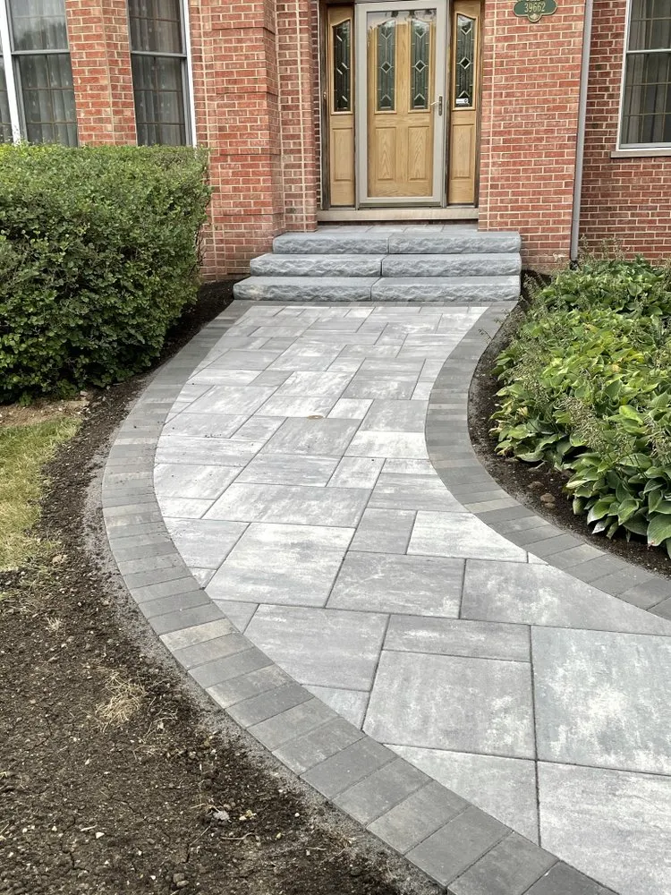 Custom yard cleanup service in Round Lake, IL by Advanced Landscaping