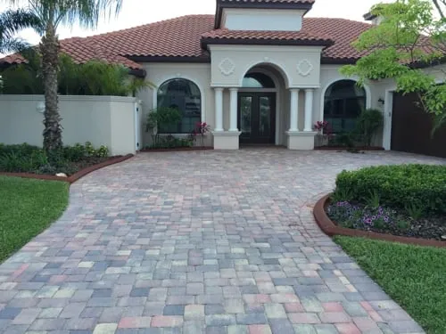 Top-rated garden landscaping for year-round maintenance in Melbourne, FL by Advanced Lawn & Landscaping
