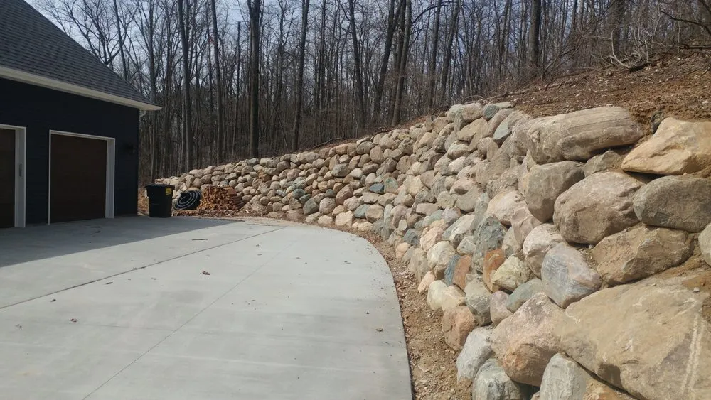 Custom garden landscaping experts serving Flushing Township, MI - Advanced Lawn and Landscaping