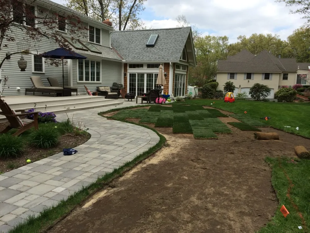Affordable landscaping services experts serving North Chelmsford, MA - Advanced Lawn Care