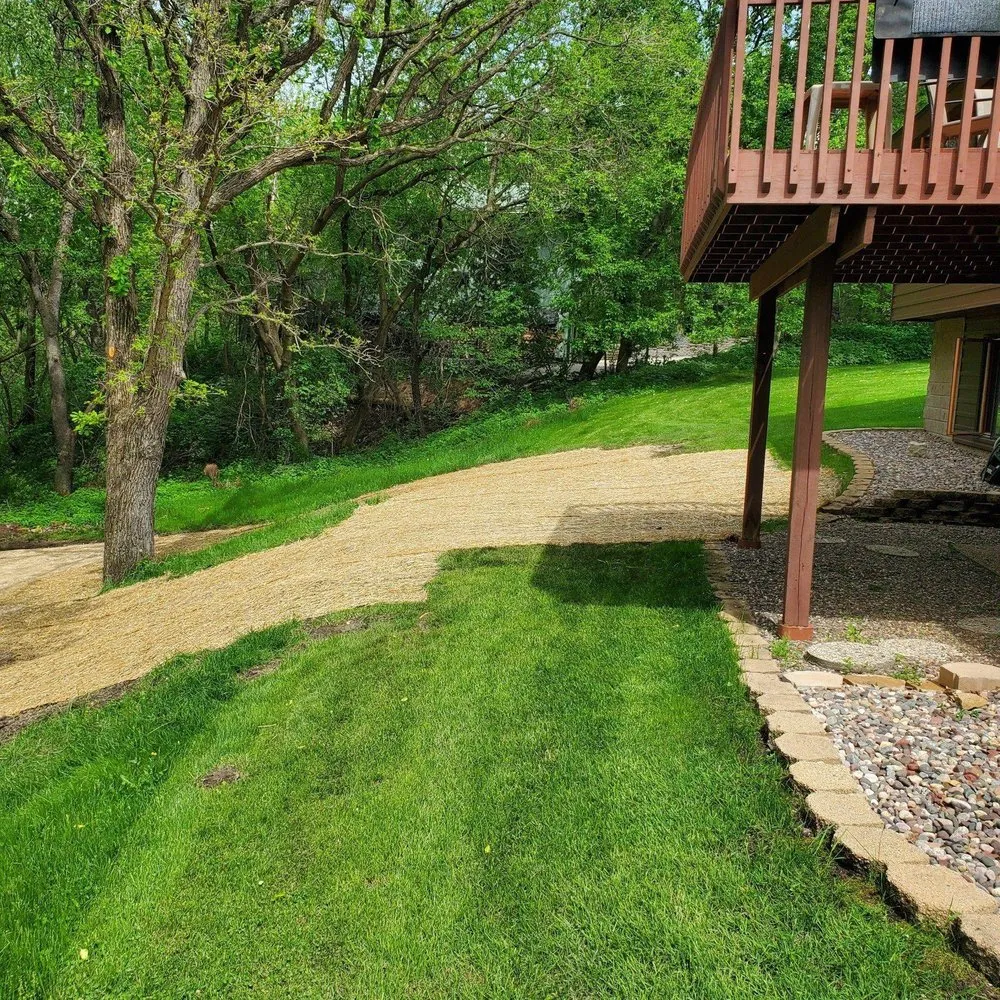 Local lawn care service experts serving Rochester, MN - Advanced Lawn Services