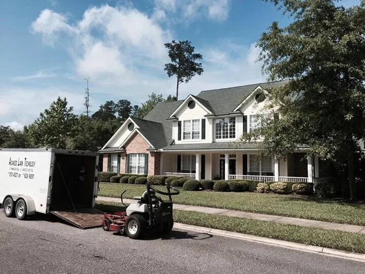 Custom lawn mowing service in Fleming Island, FL by Advanced Lawn Technology