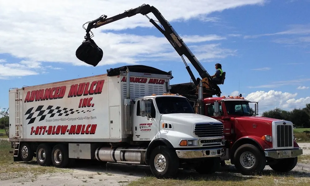 Local yard maintenance in Boynton Beach, FL - Advanced Mulch