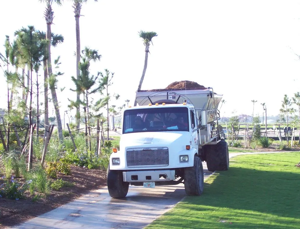 Custom outdoor landscaping in Boynton Beach, FL - Advanced Mulch