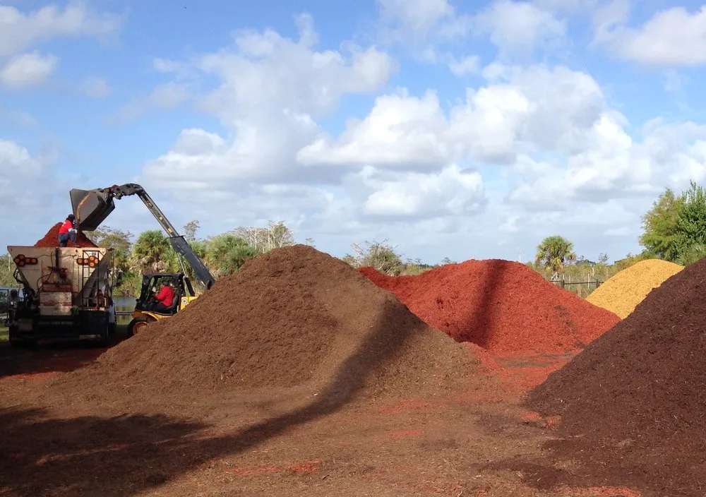 Expert landscape design in Boynton Beach, FL by Advanced Mulch