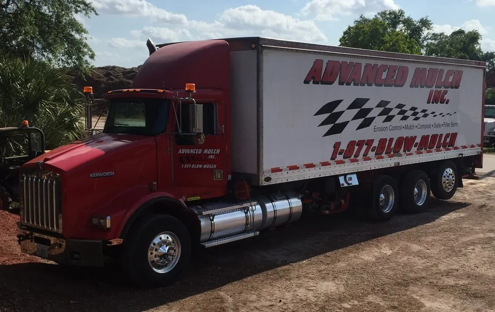 Professional lawn care service experts serving Boynton Beach, FL - Advanced Mulch