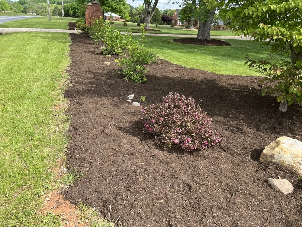 Trusted garden landscaping experts serving Lynchburg, VA - Advantage Landscaping
